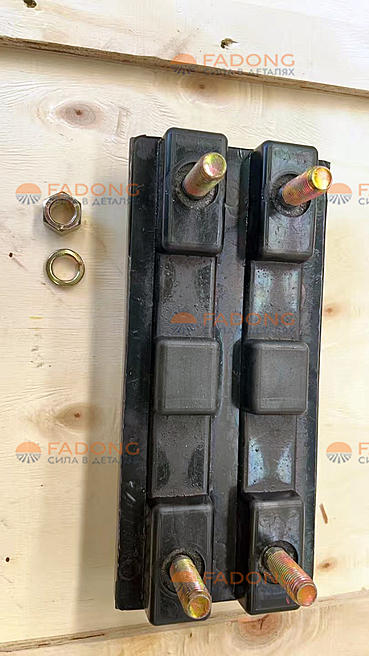 Трак гусеницы RP505 (резиновый крепление 4 болта) 800366130